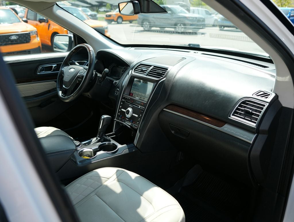 2017 Ford Explorer Platinum
