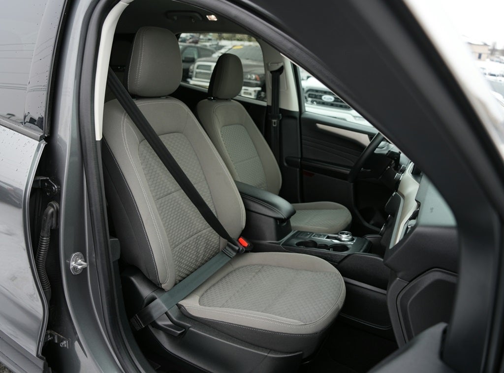 2022 Ford Escape Hybrid SE