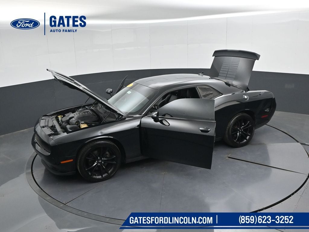 2017 Dodge Challenger SXT