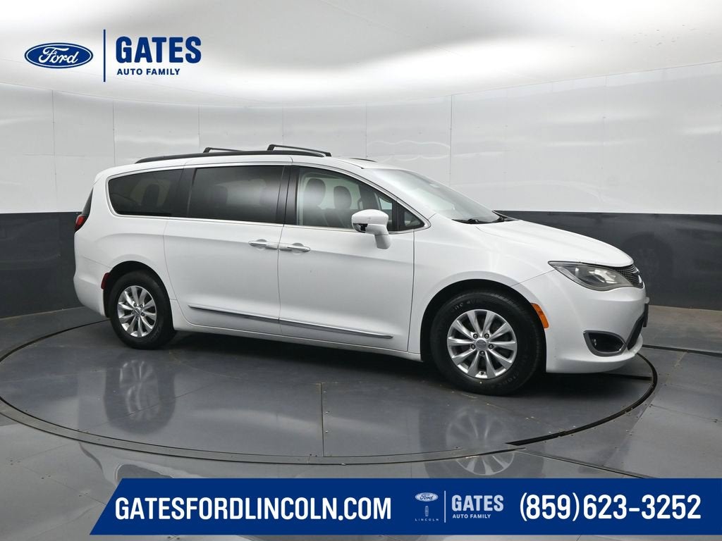 2017 Chrysler Pacifica Touring L