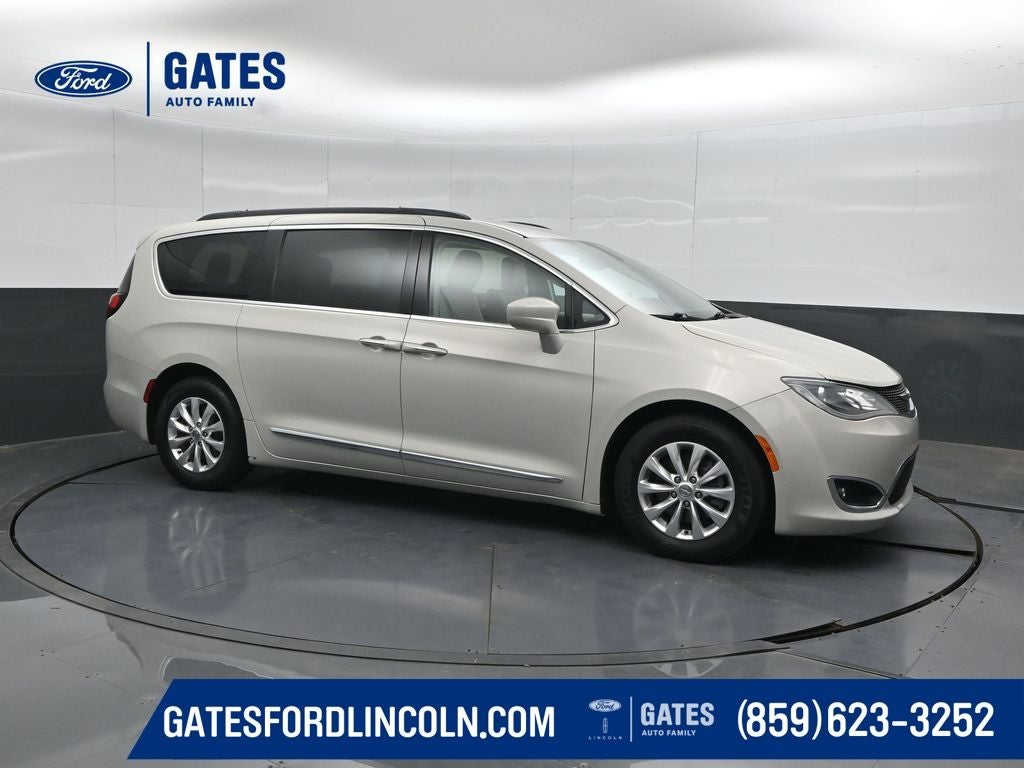 2017 Chrysler Pacifica Touring L