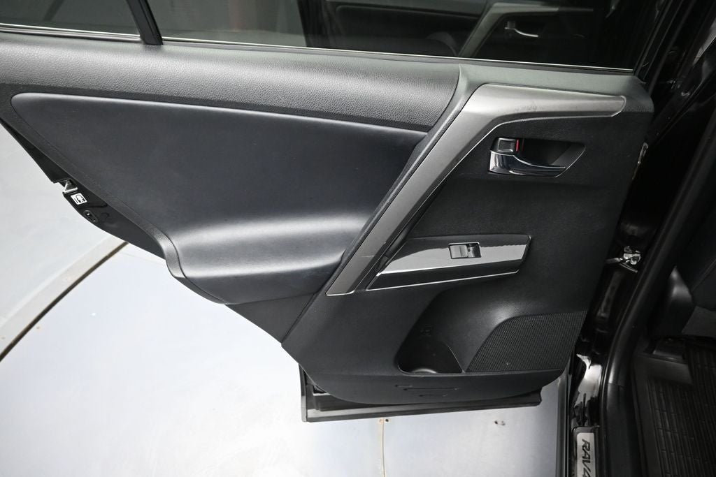 2017 Toyota RAV4 SE ***BRANDED TITLE***