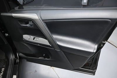 2017 Toyota RAV4 SE ***BRANDED TITLE***