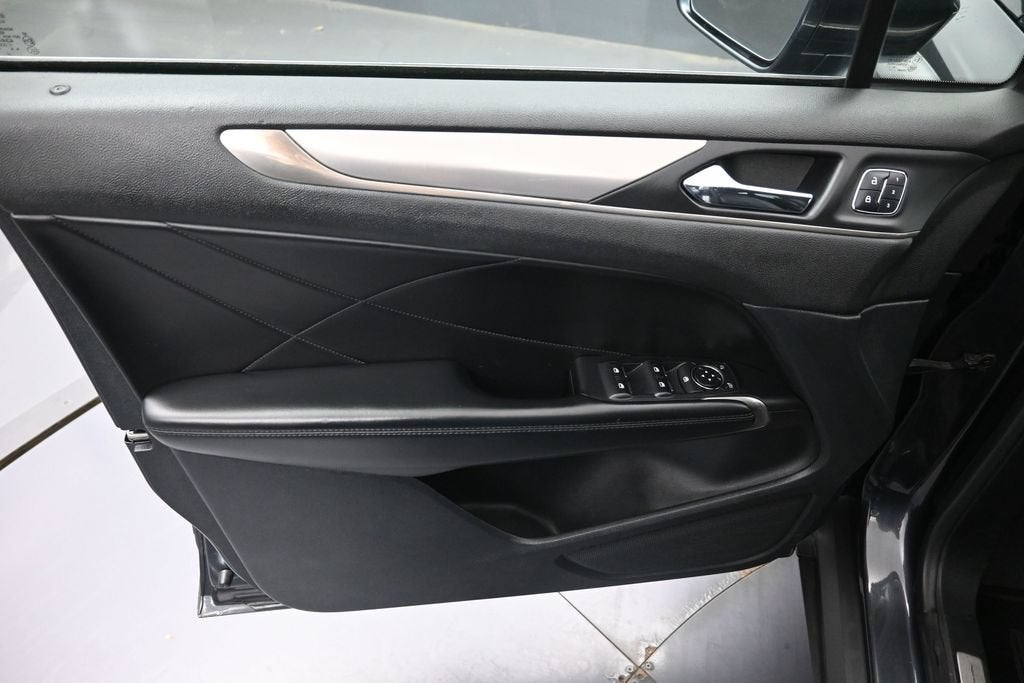 2015 Lincoln MKC Base