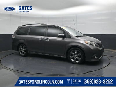 2014 Toyota Sienna SE 8 Passenger