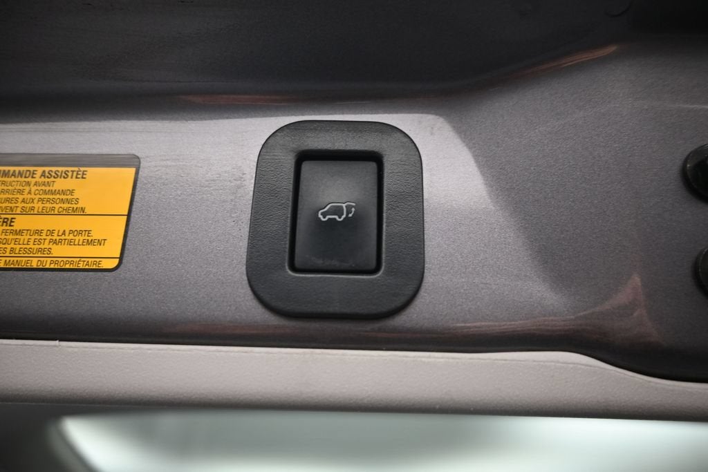 2014 Toyota Sienna SE 8 Passenger