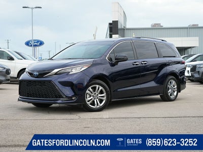 2022 Toyota Sienna XSE 7 Passenger