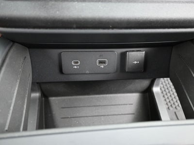 2023 Land Rover Defender 130 X-Dynamic SE