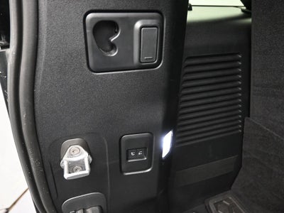 2023 Land Rover Defender 130 X-Dynamic SE