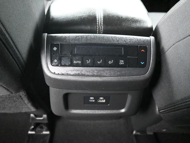 2023 Nissan Pathfinder SV