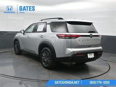 2023 Nissan Pathfinder SV