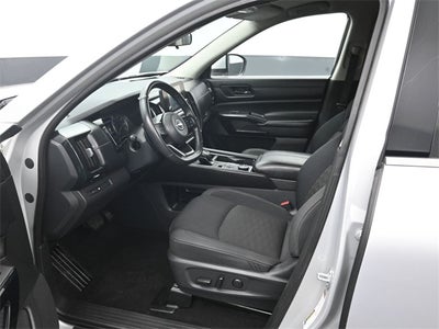 2023 Nissan Pathfinder SV