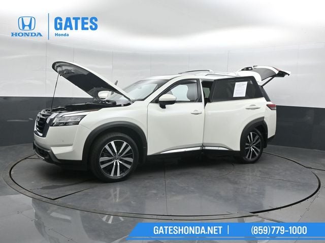 2023 Nissan Pathfinder Platinum