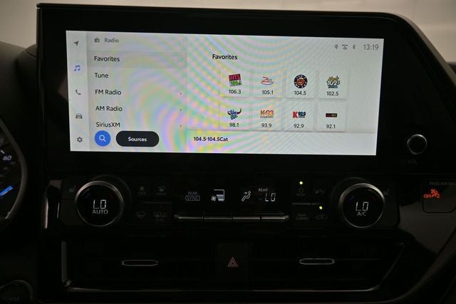 2023 Toyota Highlander Hybrid Bronze Edition