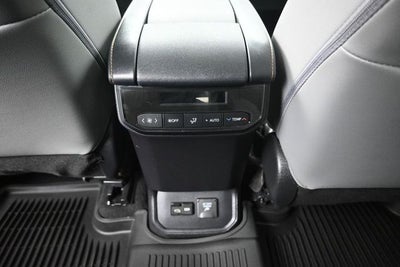 2023 Toyota Highlander Hybrid Bronze Edition