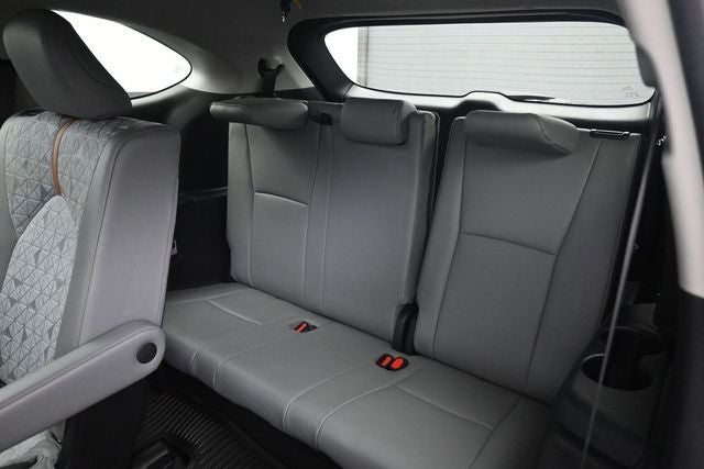2023 Toyota Highlander Hybrid Bronze Edition