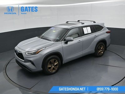 2023 Toyota Highlander Hybrid Bronze Edition