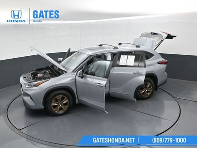 2023 Toyota Highlander Hybrid Bronze Edition