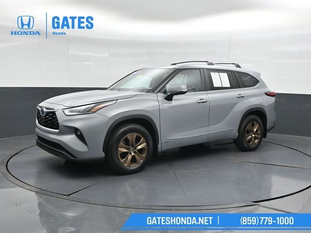 2023 Toyota Highlander Hybrid Bronze Edition