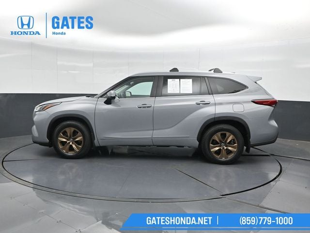 2023 Toyota Highlander Hybrid Bronze Edition