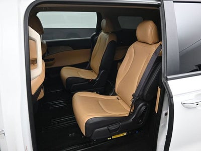 2024 Kia Carnival LX