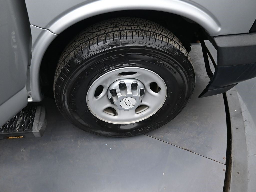 2017 Chevrolet Express 2500 LS Passenger