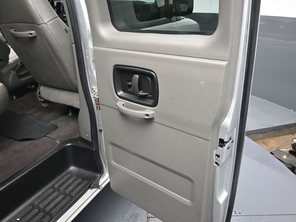 2019 Chevrolet Express 3500 LS Passenger
