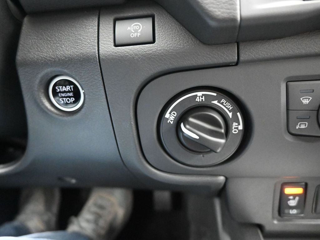 2025 Nissan Frontier SV