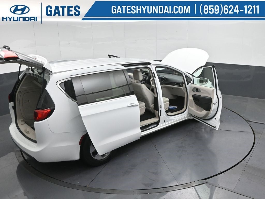 2017 Chrysler Pacifica Hybrid Touring Plus