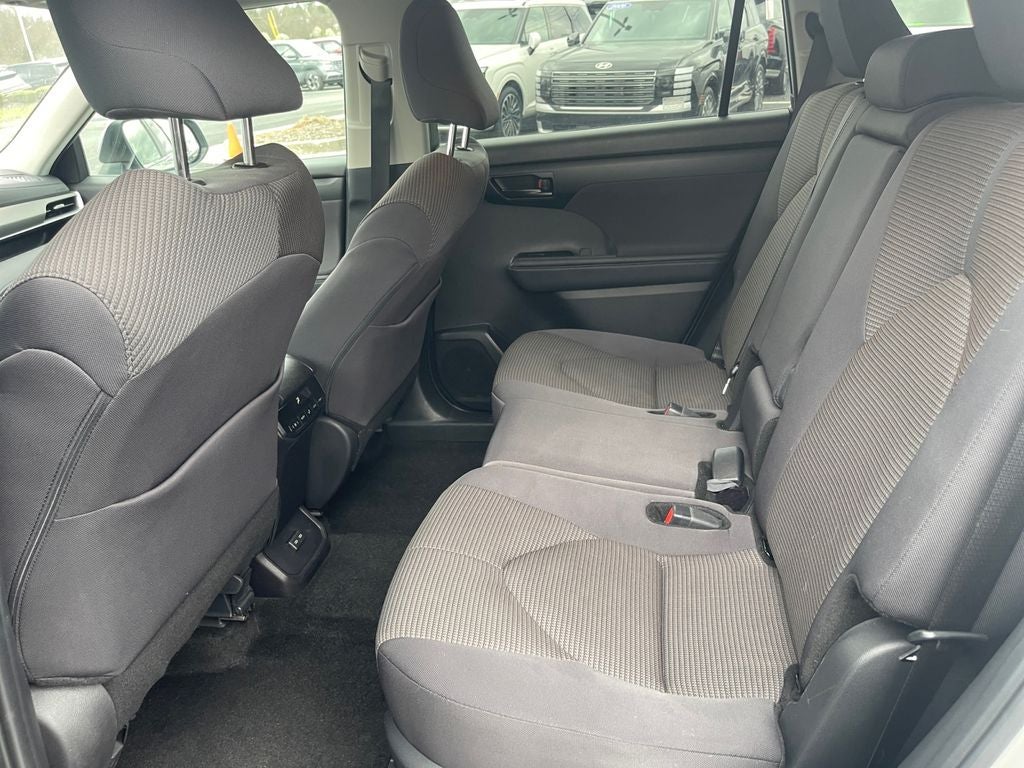 2025 Toyota Highlander LE