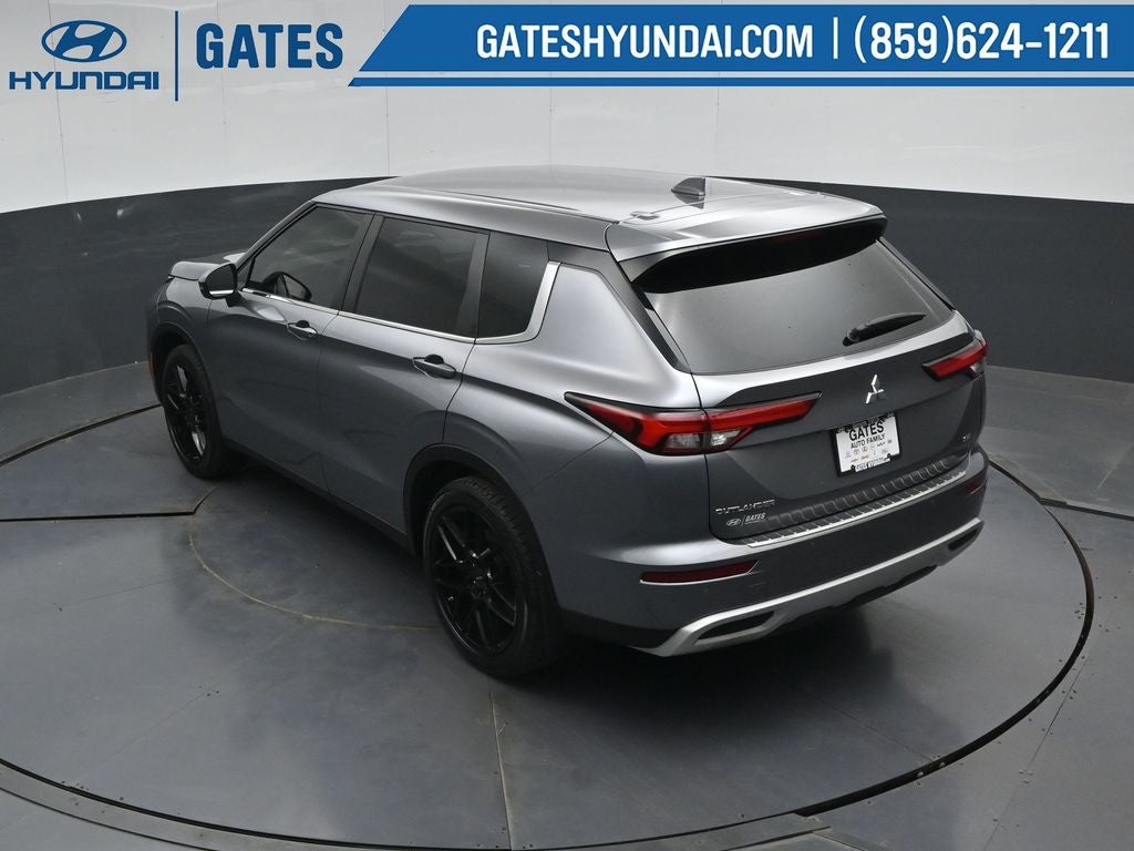 2022 Mitsubishi Outlander SE