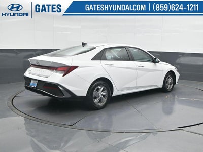 2025 Hyundai Elantra SE