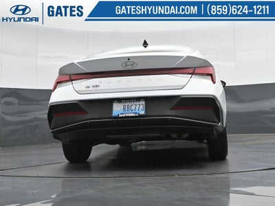 2025 Hyundai Elantra SE