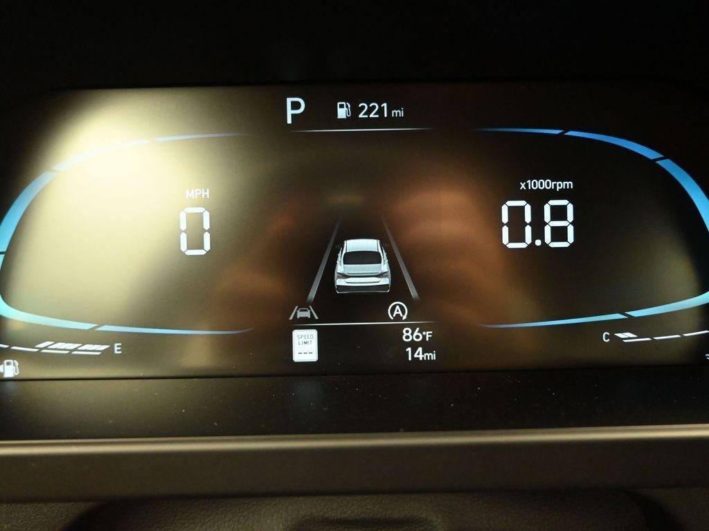 2025 Hyundai Elantra SE Active SRC