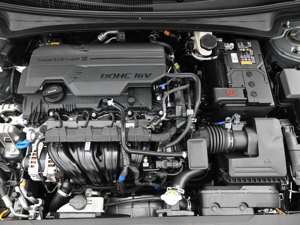 2025 Hyundai Elantra SE Active SRC