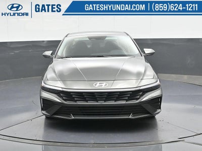 2025 Hyundai Elantra SE Active SRC