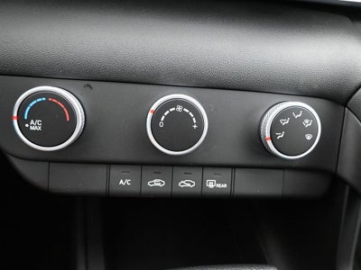 2025 Hyundai Elantra SE Active SRC