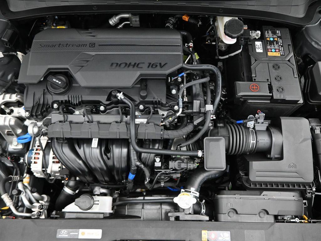 2025 Hyundai Elantra SE Active SRC