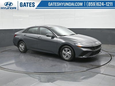 2025 Hyundai Elantra SE Active SRC