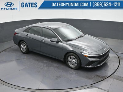 2025 Hyundai Elantra SE Active SRC