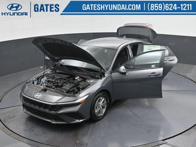 2025 Hyundai Elantra SE Active SRC