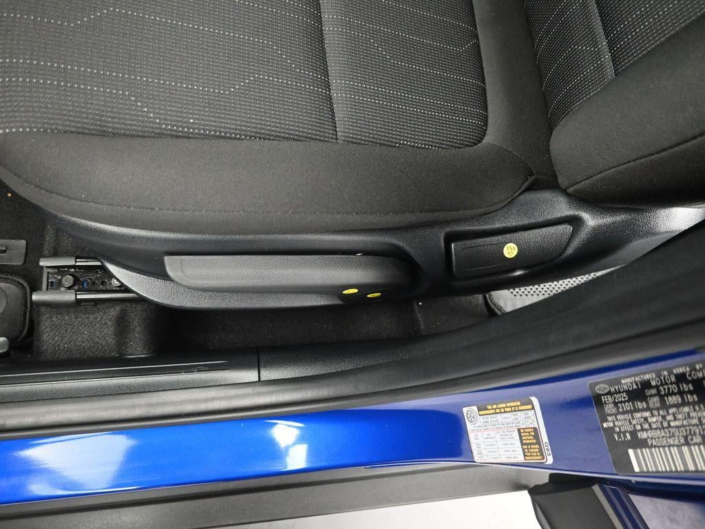 2025 Hyundai Venue SE Active SRC