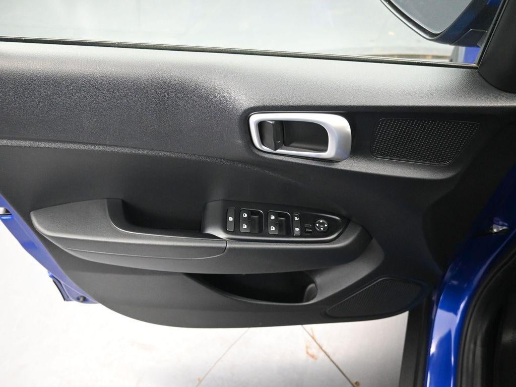 2025 Hyundai Venue SE Active SRC