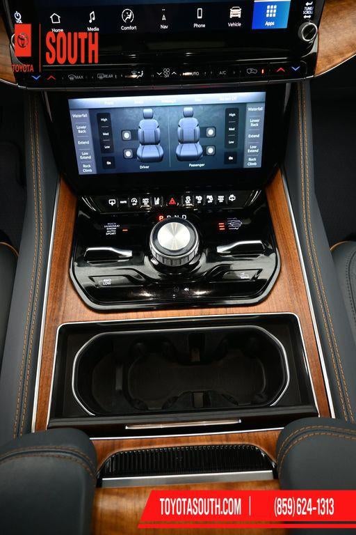 2022 Jeep Grand Wagoneer Series III