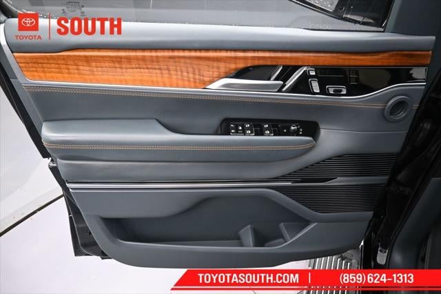 2022 Jeep Grand Wagoneer Series III