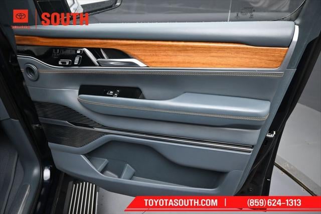 2022 Jeep Grand Wagoneer Series III