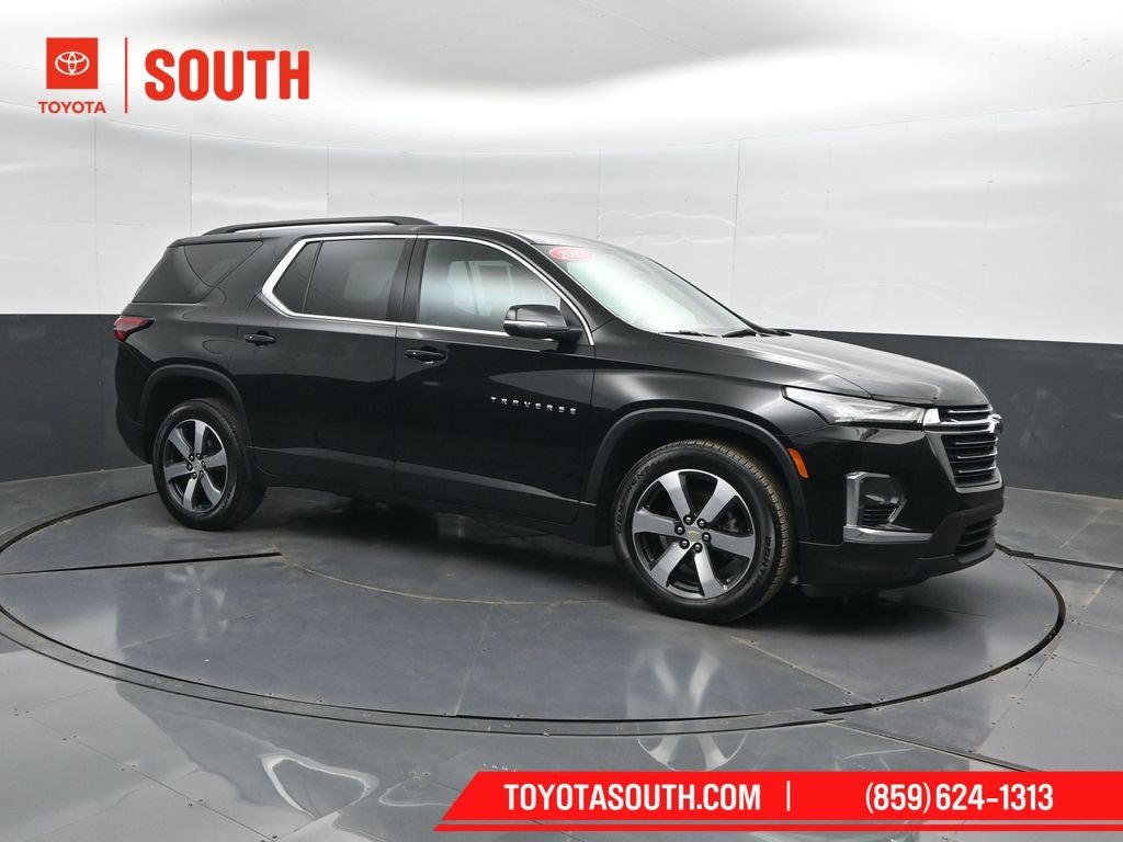 2023 Chevrolet Traverse LT Leather