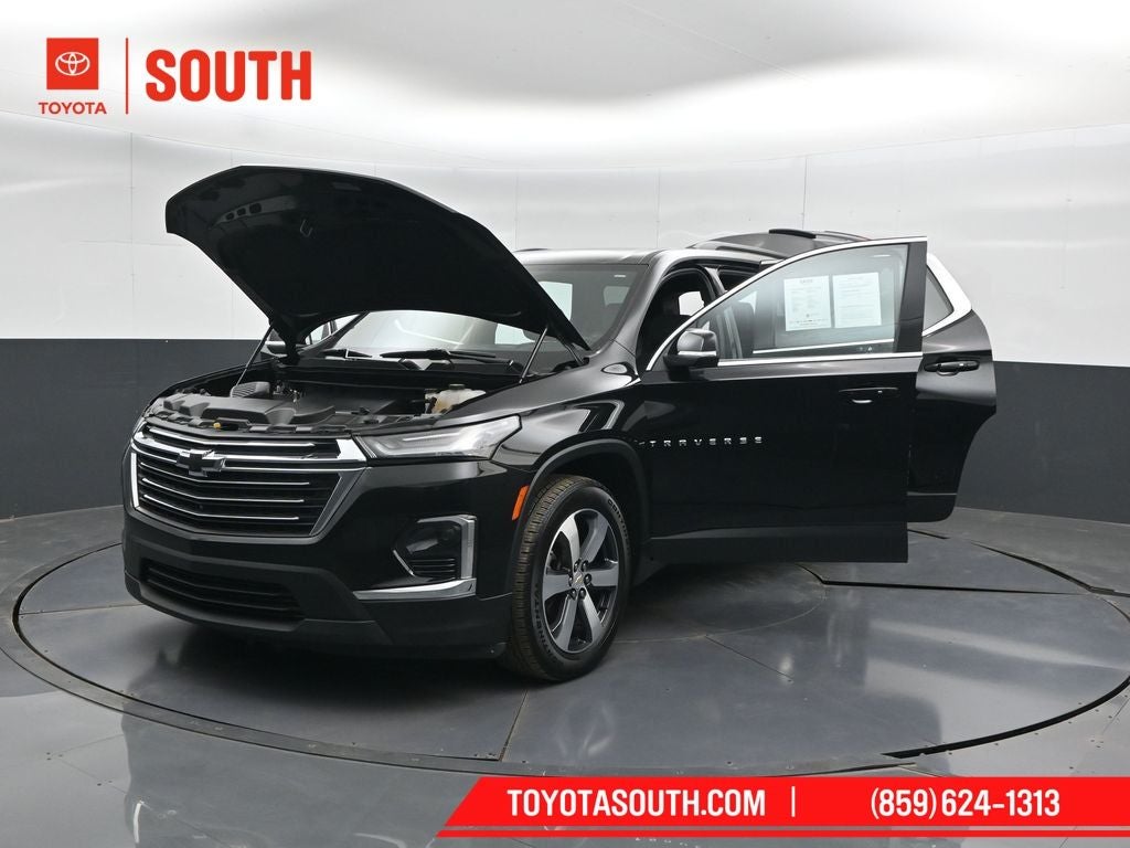 2023 Chevrolet Traverse LT Leather