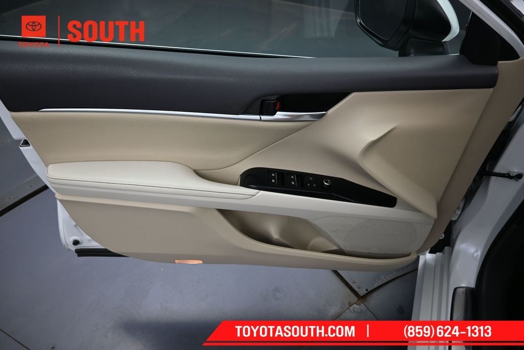 2020 Toyota Camry Hybrid XLE