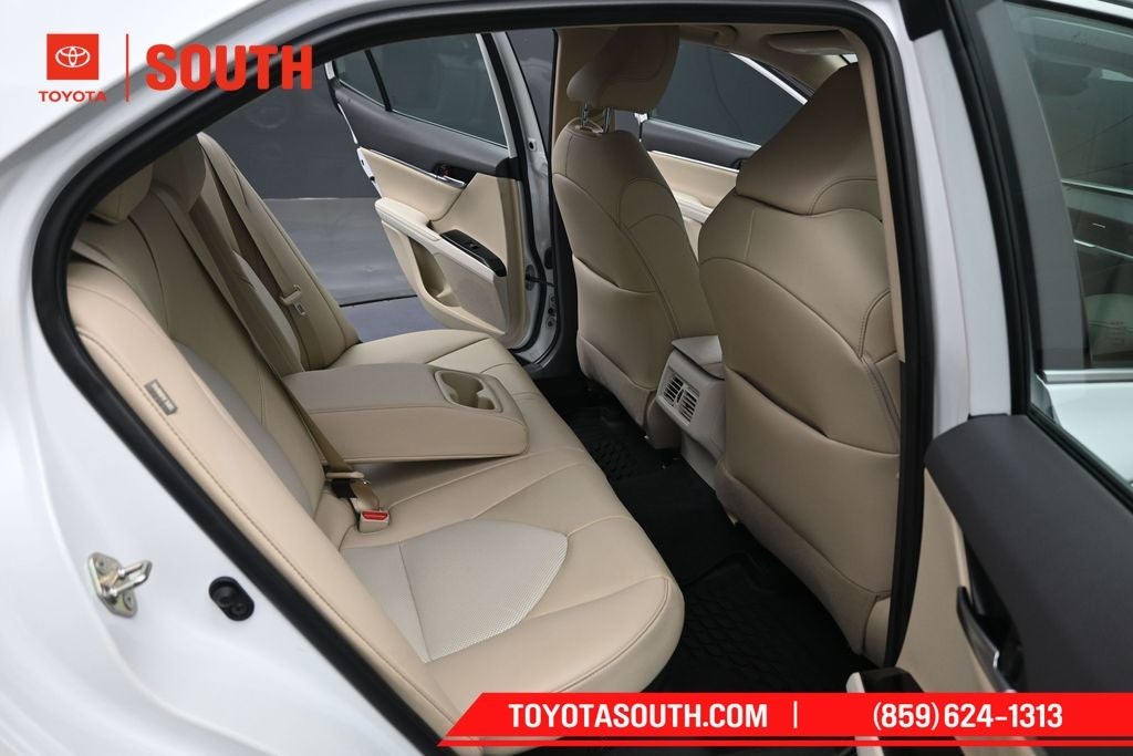 2020 Toyota Camry Hybrid XLE